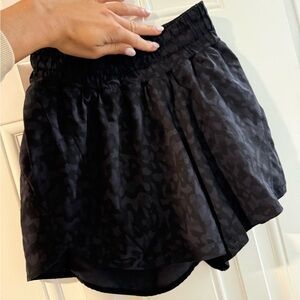 Lululemon track that shorts